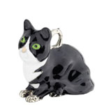 #2 - 8289 Eksklusiv nøglering med Sort siddende kat. Måler ca. 10,5cm inkl. kæde med charms og selve nøgleringen.