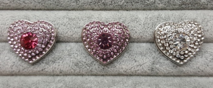 Billede af Hjerteformet Snapknap med facetslebet sten og zirkoner 1 stk